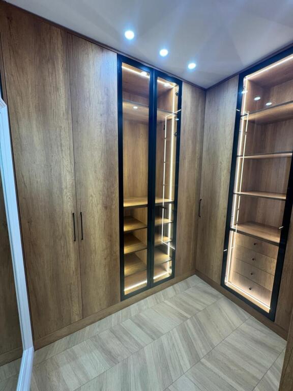 🏢In one of the residences near the panoramic lake of Farka, a 2+1+2+parking space apartment, furnished, is for rent 1,500Euro