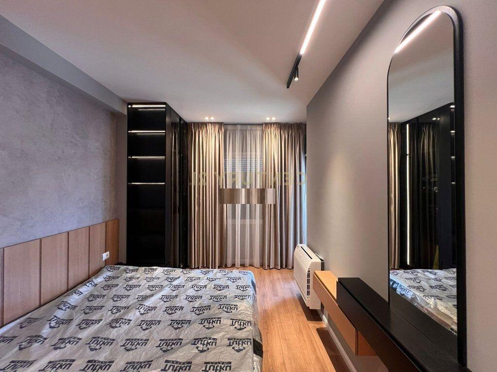 APARTAMENT 1+1 PER SHITJE PRANE PALLATIT ME SHIGJETA