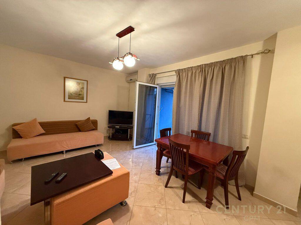 Apartament 2+1+2 Me Qira te Liqeni i Thatë, Colombo 2   700 € /Muaj