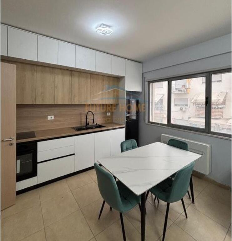 Qera, Apartament 1+1, Rruga 5 Maji, Tiranë