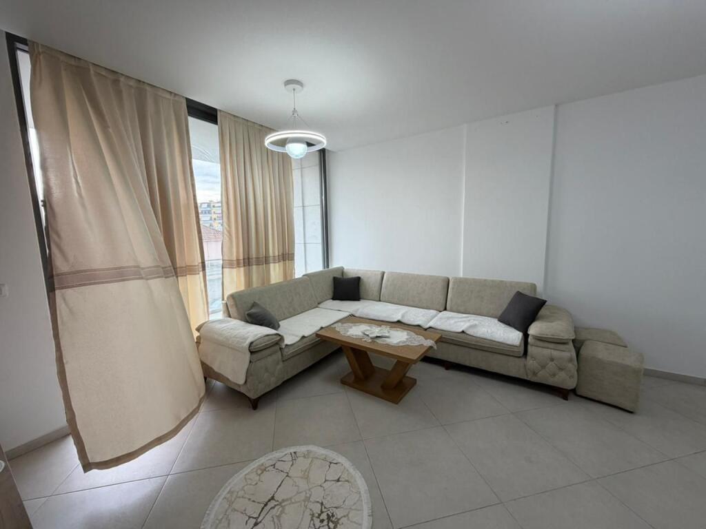 🏡 Affittasi appartamento 2+1+2 + 🅿️ 📍 Don Bosko, vicino a Fiori di Bosko💰 Prezzo: 800 € / mese