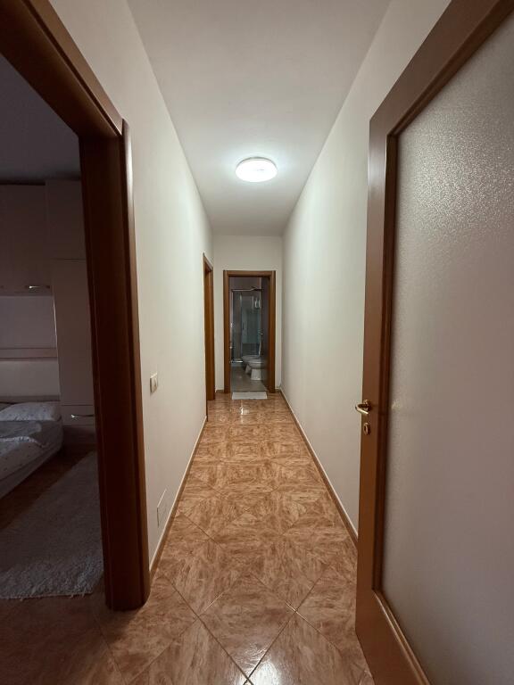 Apartament 2+1 me qera, Qender, 700€/muaj