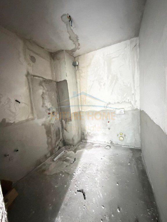 Shitet apartament 2+1+2 Palladium Residence Liqeni i Thate