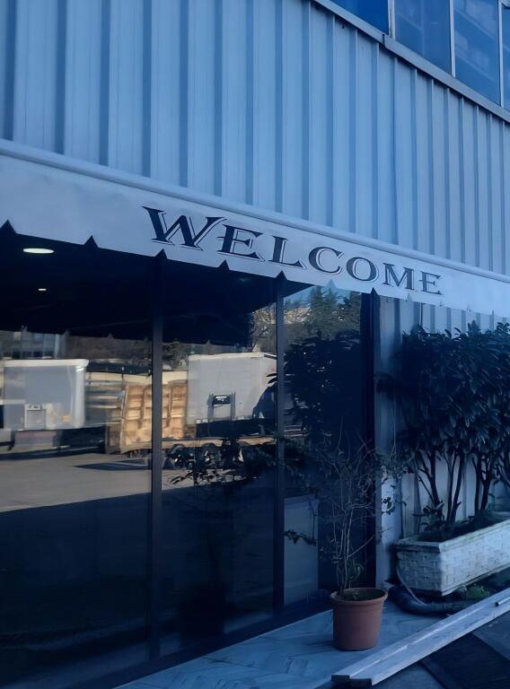 BUZE AUTOSTRADES DR-TR JAPIM ME QIRA 700 M2 KAPANON 1,750 € /Muaj