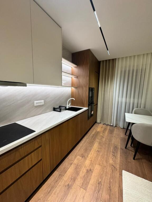 🏡 Jepet me qira apartament 2+1 me parkim 📍 Adresa: Xhamllik💰 Çmimi: 900€ (i diskutueshëm)