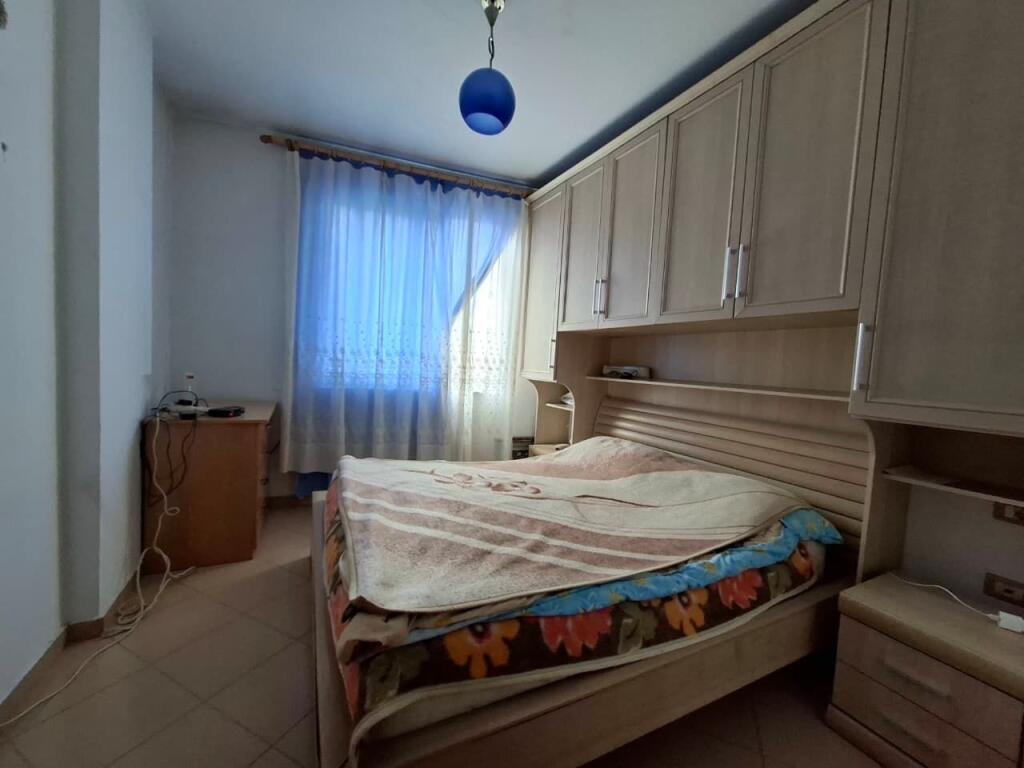 Jepet Me Qira : Apartament 1+1 &amp; 1 BLLK (📍Kombinat / Sapor Lounge ) ✨️ E mobiluar / Pallat I Ri  40.000 Leke/Muaj