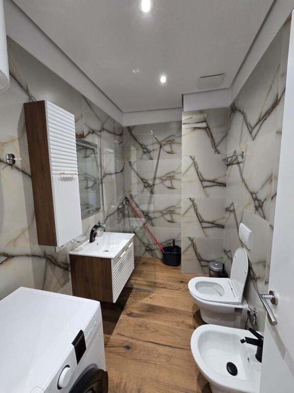 Jepet me qira apartament 1+1 në zonën e Liqenit të Thatë.