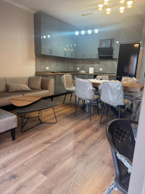 AP 2+1+Post me qira tek Kompleksi Delijorgji