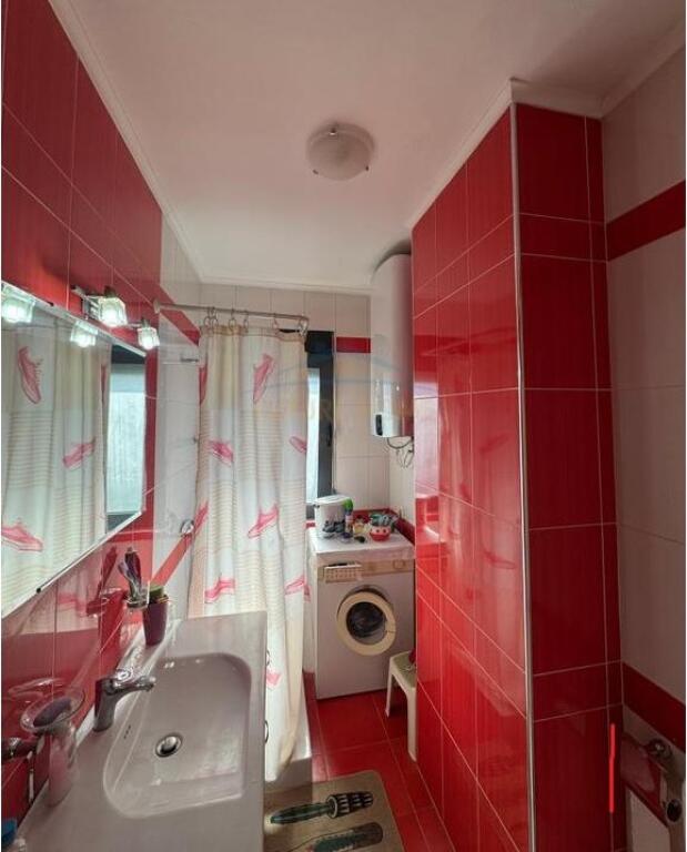 SHITET APARTAMENT 2+1 TEK RRUGA E KOSOVAREVE