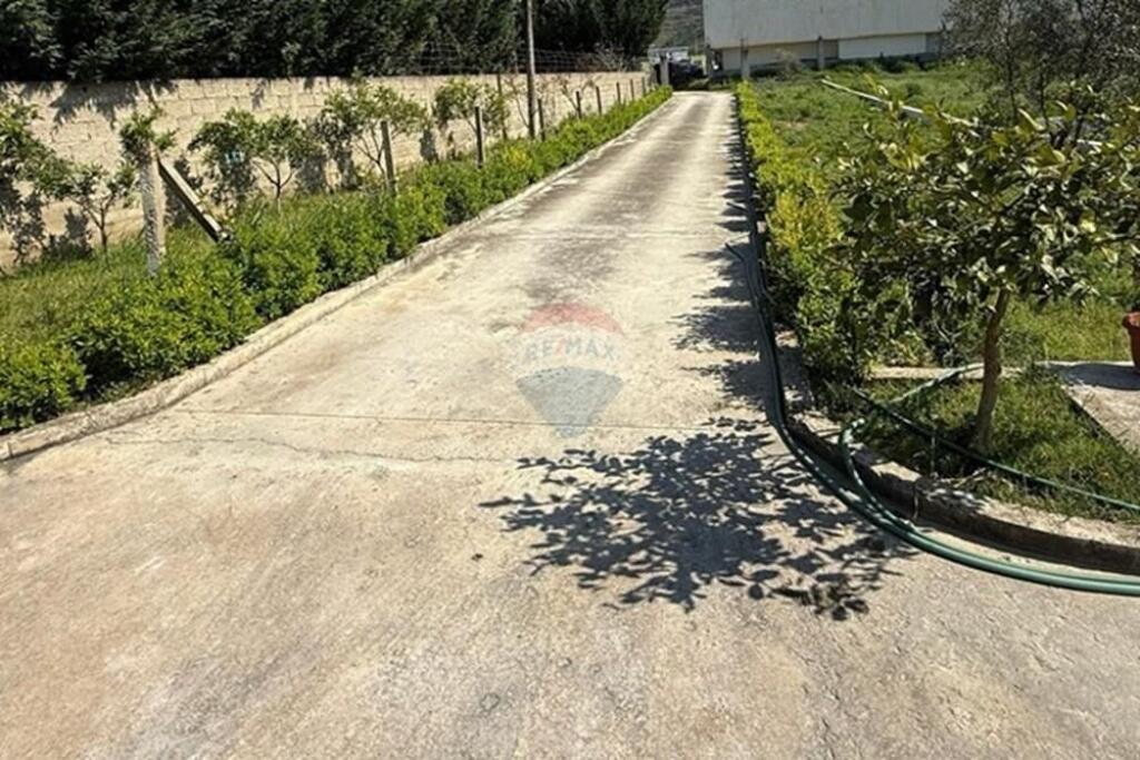 SHITET SHTEPI PRIVATE NE PEZE-HELMES !!!