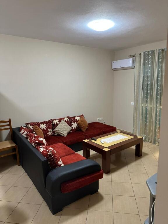 Jepet me qera apartament 1+1 Astir