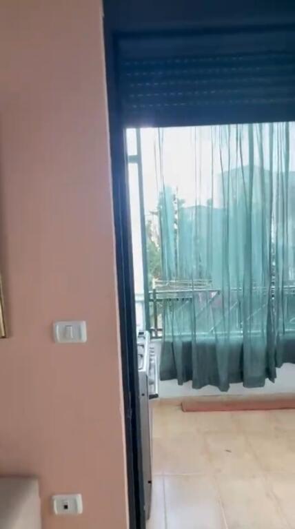 INVESTIM, Shitet apartament 2+1+2 tualete te Zogu i Zi prane Mozaikut te Tiranes !!