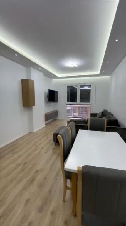 APARTAMENT ME QERA 2+1+2