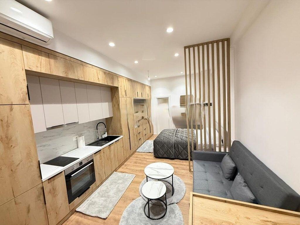 Jepet me qira garsoniere super e investuar në Fresk 370 € /Muaj