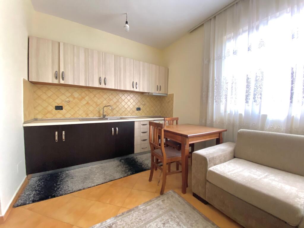 Apartament 2+1 me qira Laprake