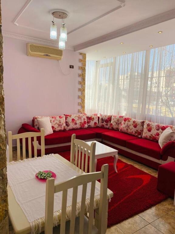 Apartament 2+1 me qera 21 Dhjetori ne Tirane