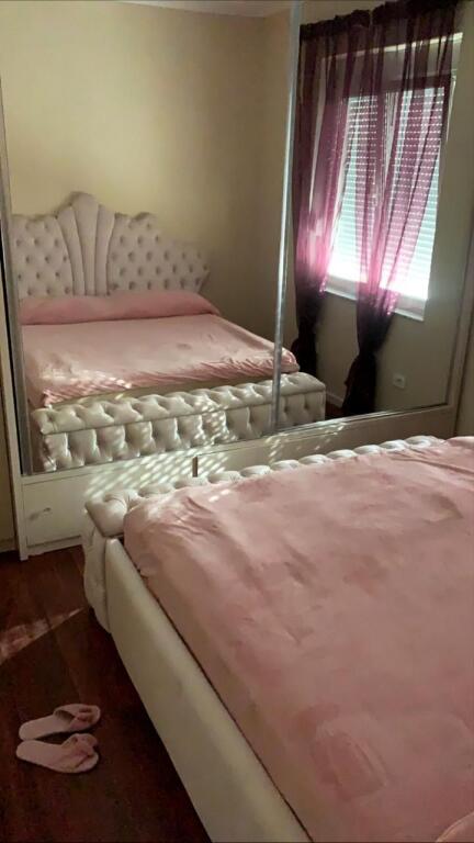 SHITEt APARTAMENT 2+1 &amp;  Garsionere prane Amabasades Amerikane