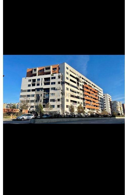 Shitet Apartament 2 + 1 pranë Kompleksit Molla Astir