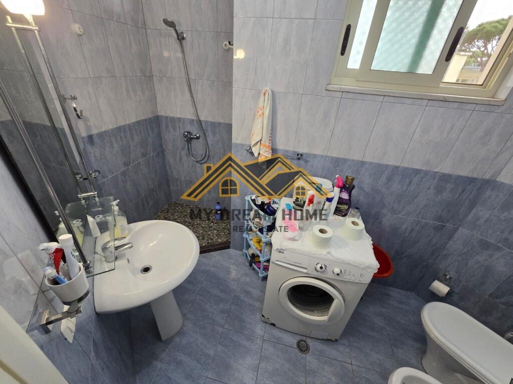 Shitet Apartament 1+1 +Verand tek Kompleksi Lura 1 Gjiri i Lalzit!