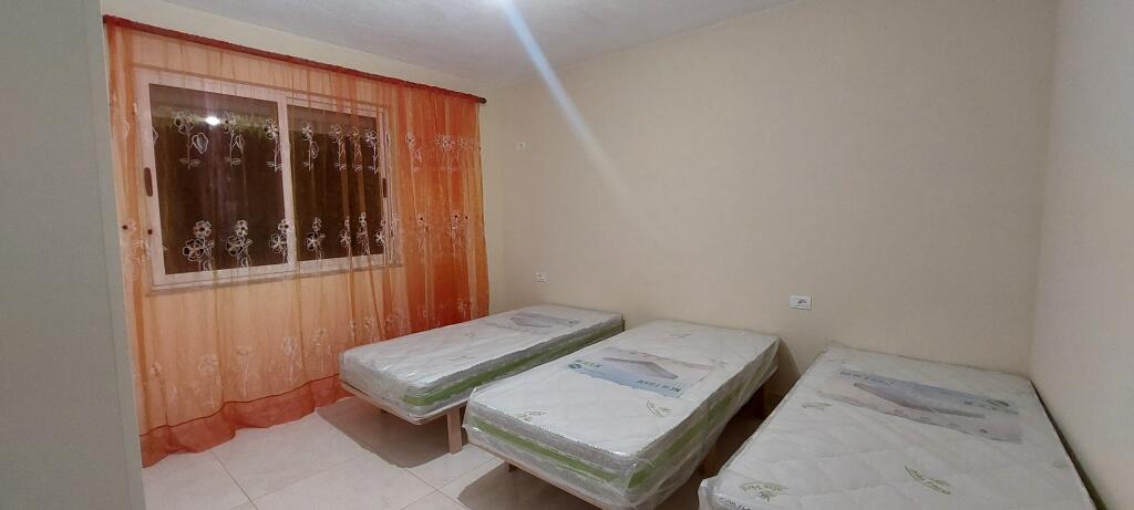 Apartament 1+1 për qera Medreseja