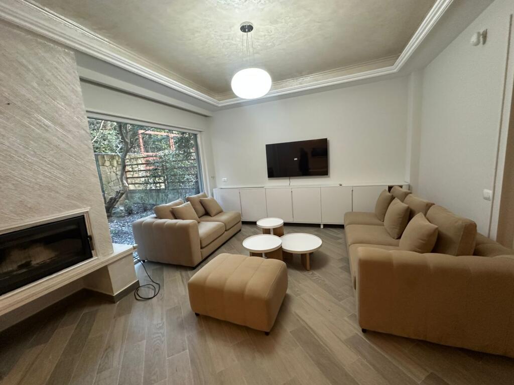 Vilë 3 katëshe me QIRA në Rezidencë private pranë TEG në Tiranë