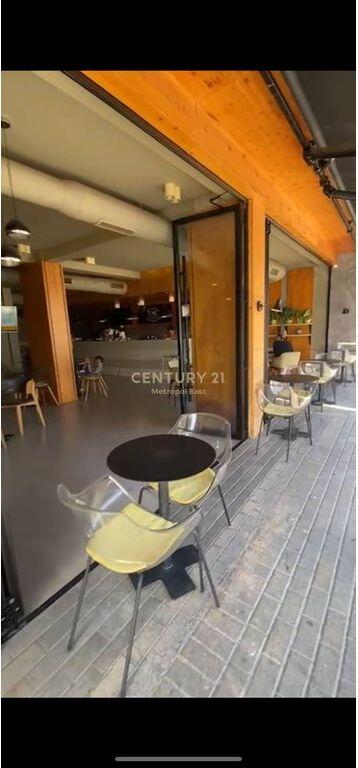 Shitet Ambient Komercial/Lokal tek Kodra e Diellit 380,000 € Sip. Totale  162m2