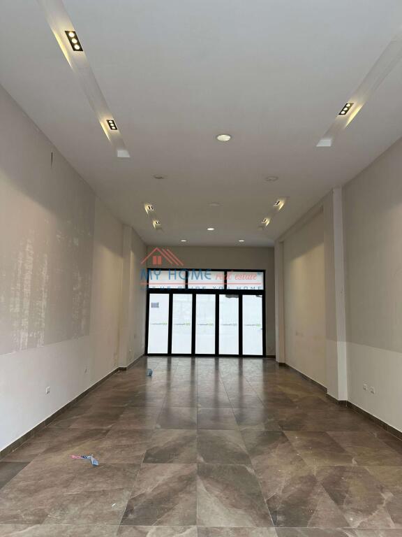 Shop for rent at 21 Dhjetori in Tirana