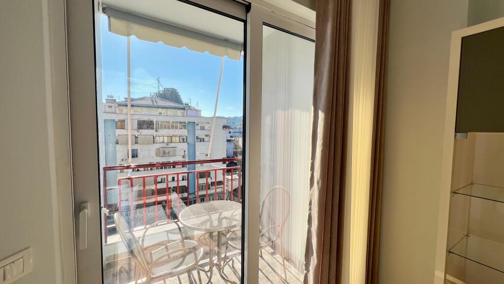 Me Qera : 2+1+ Kuzhine Vec📍Rruga e Kavajes ( 7 Min Larg Qendres🏃🏻‍♂️) - 75,000 Lek - S.95m² - 100% e Re E Pabanuar ✨