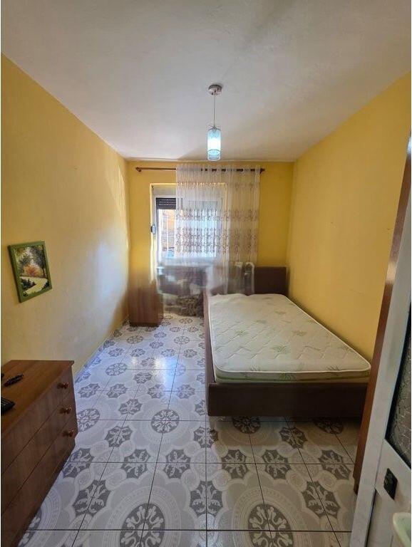 JEPET ME QIRA APARTAMENT 2+1 Xhamllik  450 € /Muaj