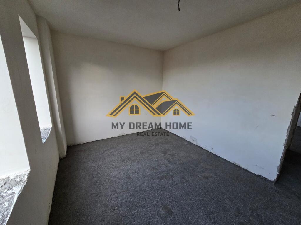 APARTAMENT 2+1 NE FAZE NDERTIMI NE PLAZH DURRES, PER SHITJE!