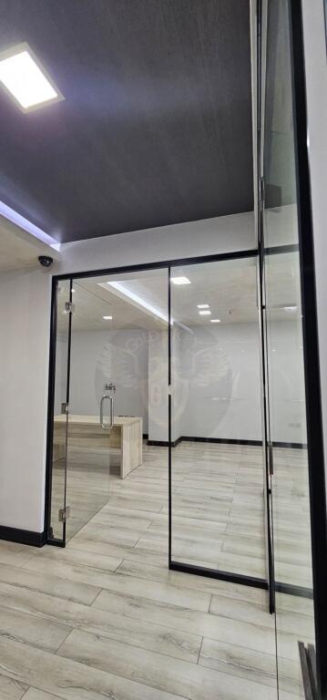 🏢 FOR RENT – OFFICE 127 m² AT THE ENTRANCE OF VOLLGES