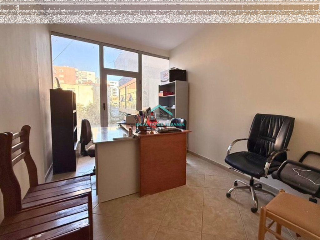 Zyra për Shitje ose Qira – Vlore.