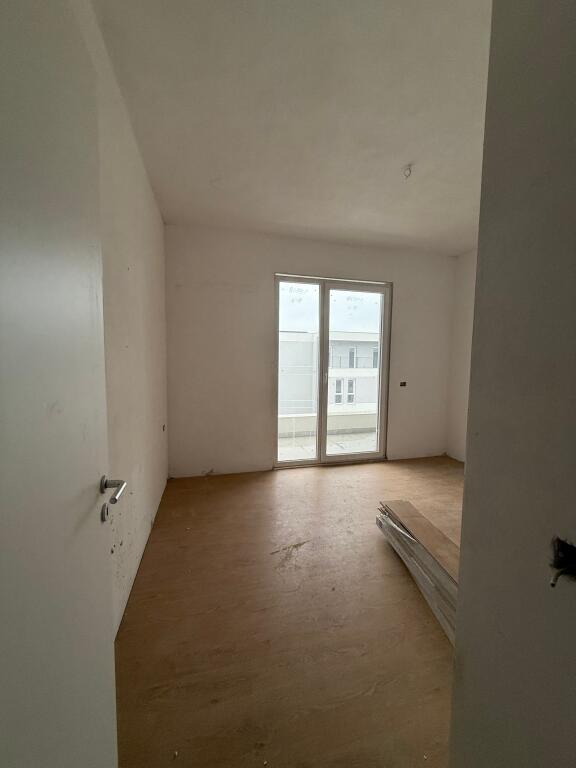 Apartament 2+1+2, per Shitje univers city