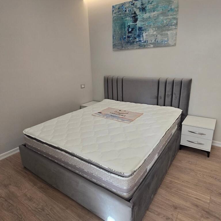 Shiten..!! Apartament 1+1+Garsoniere..!! 📍 Rruga e Barrikadave