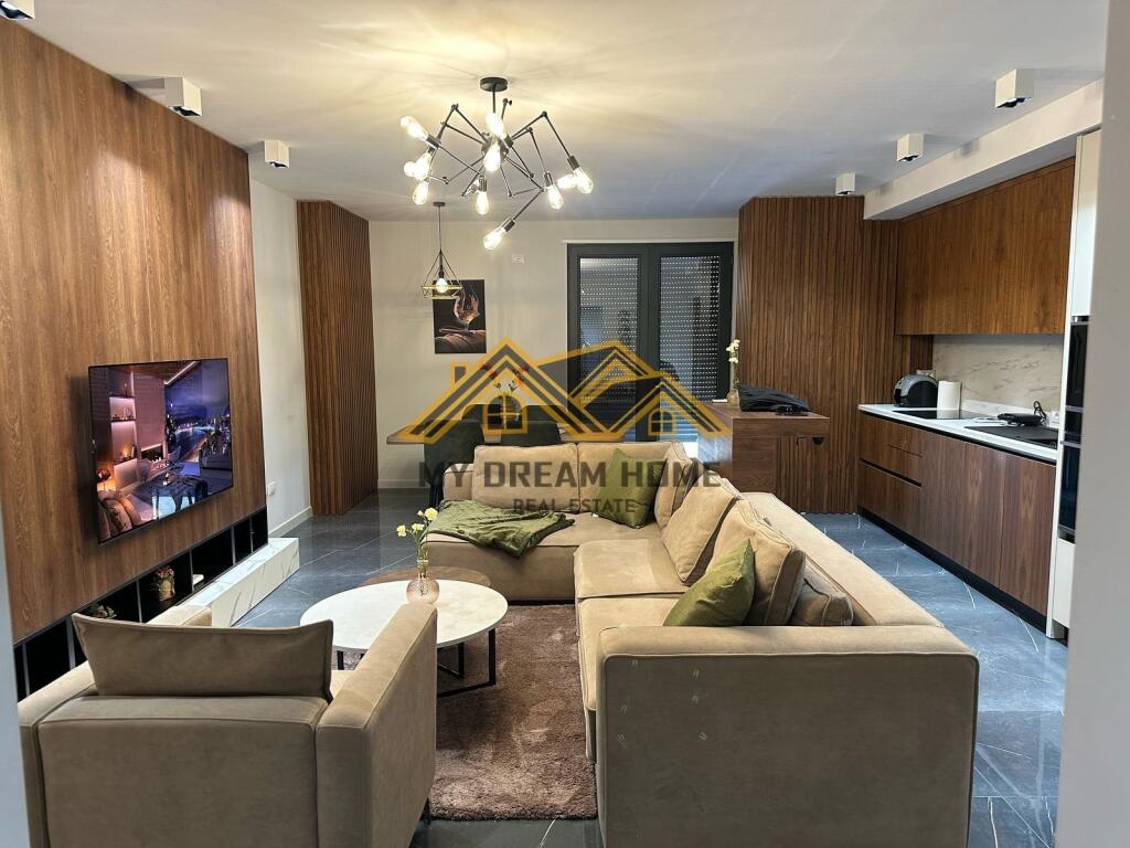 SHITET SUPER APARTAMENT 2+1+2 ME PAMJE DETI