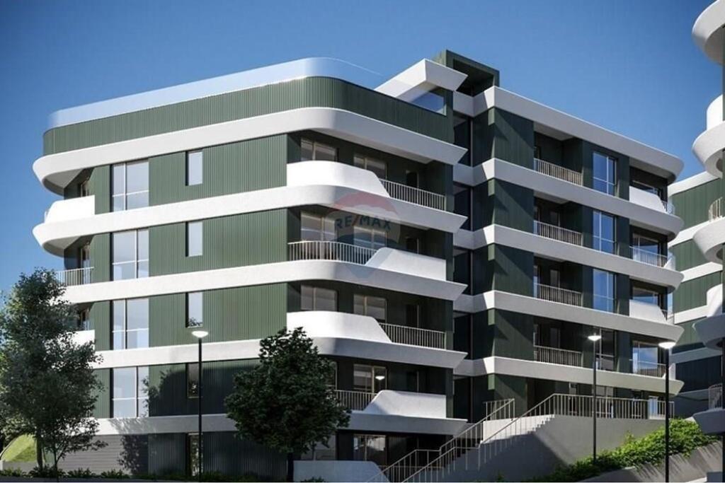 Apartament 2+1, Liqeni i Thate