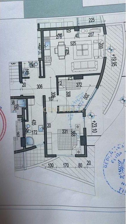 Shitet Apartament 2 + 1 pranë Kompleksit Molla Astir