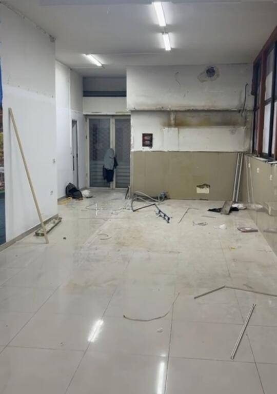 Jepet me qira dyqan në rrugë kryesore