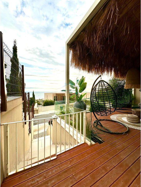 Shitet apartament 2+1 +2 poste parkimi Green Coast 1