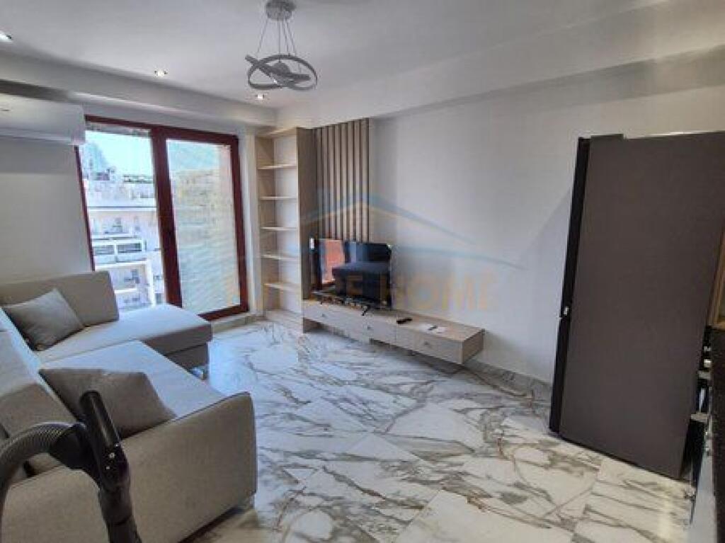 Shitet, Apartament 1+1,Qender, Tiranë.