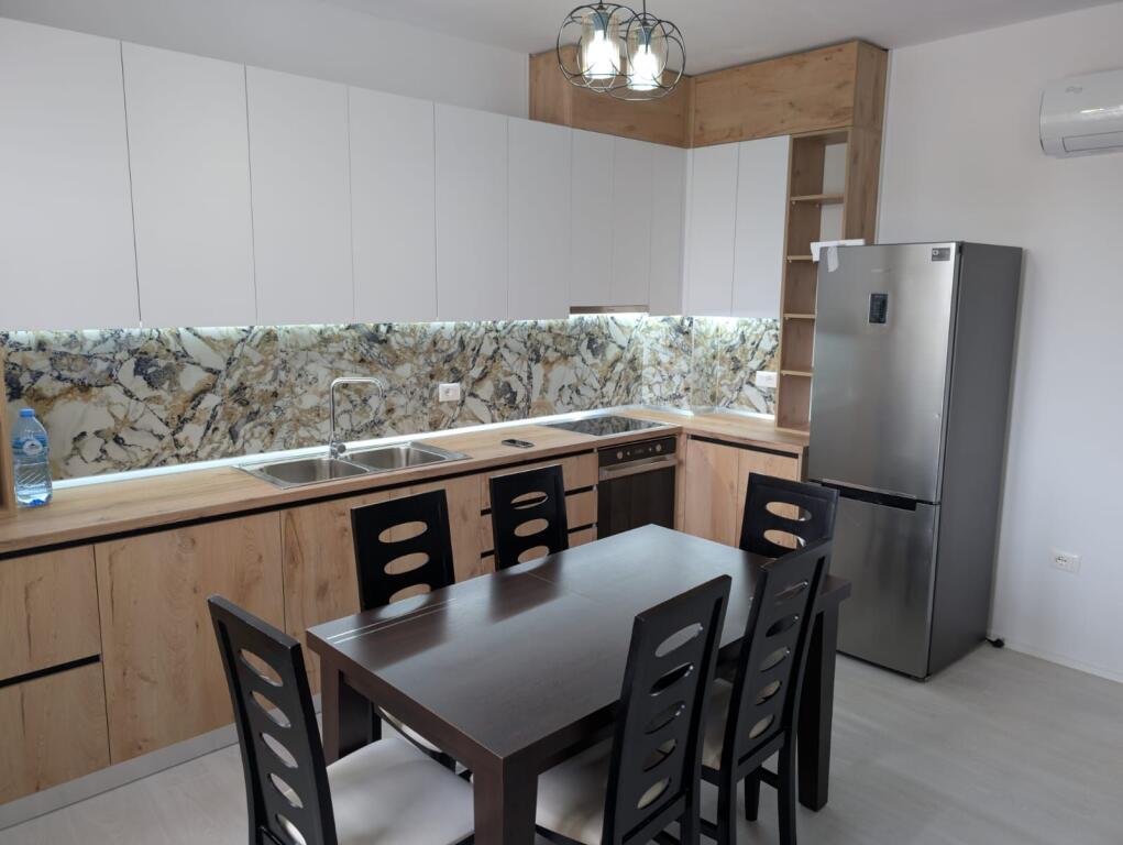 🏢 Jepet me qira Apartament 2+1 + Parkim – Astir (River Residence)