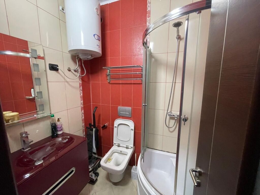 Shitet apartament 2+1 i mobiluar ne Don Bosko
