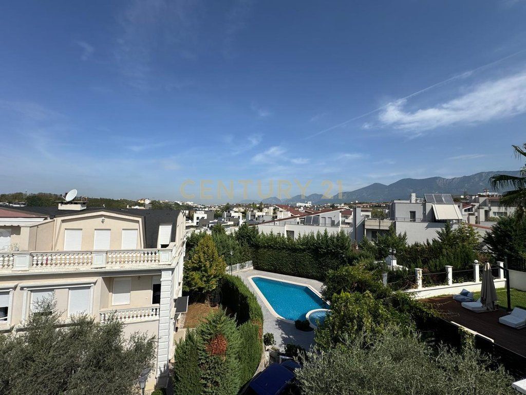 WHITE HOUSE-LUNDER, INDIVIDUAL VILLAS FOR SALE