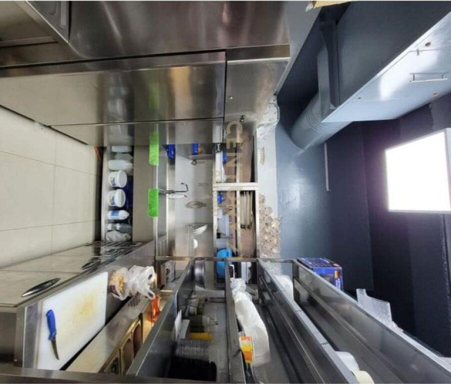 VENDESI IN VENDITA BAR/RESTAURANT VICINO A TOWER BRIDGE 3