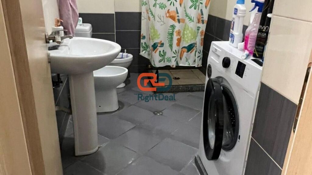 Ne Astir, Prane Vila L, Buze Rruges Kryesore, Shitet Apartament 1+1 Me Planimetri Perfekte!!