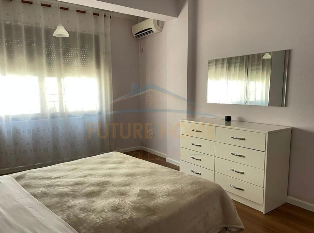 Qera, Apartament 1+1, Rruga e Barrikadave, Tiranë