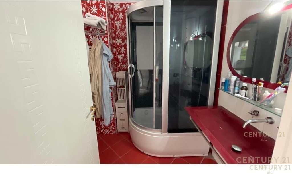 Kodra e Diellit Apartament per shitje 3+1+2!