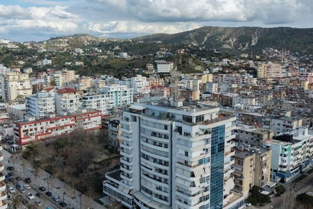 Apartament 2+1+2 ne shitje ne Bulevard