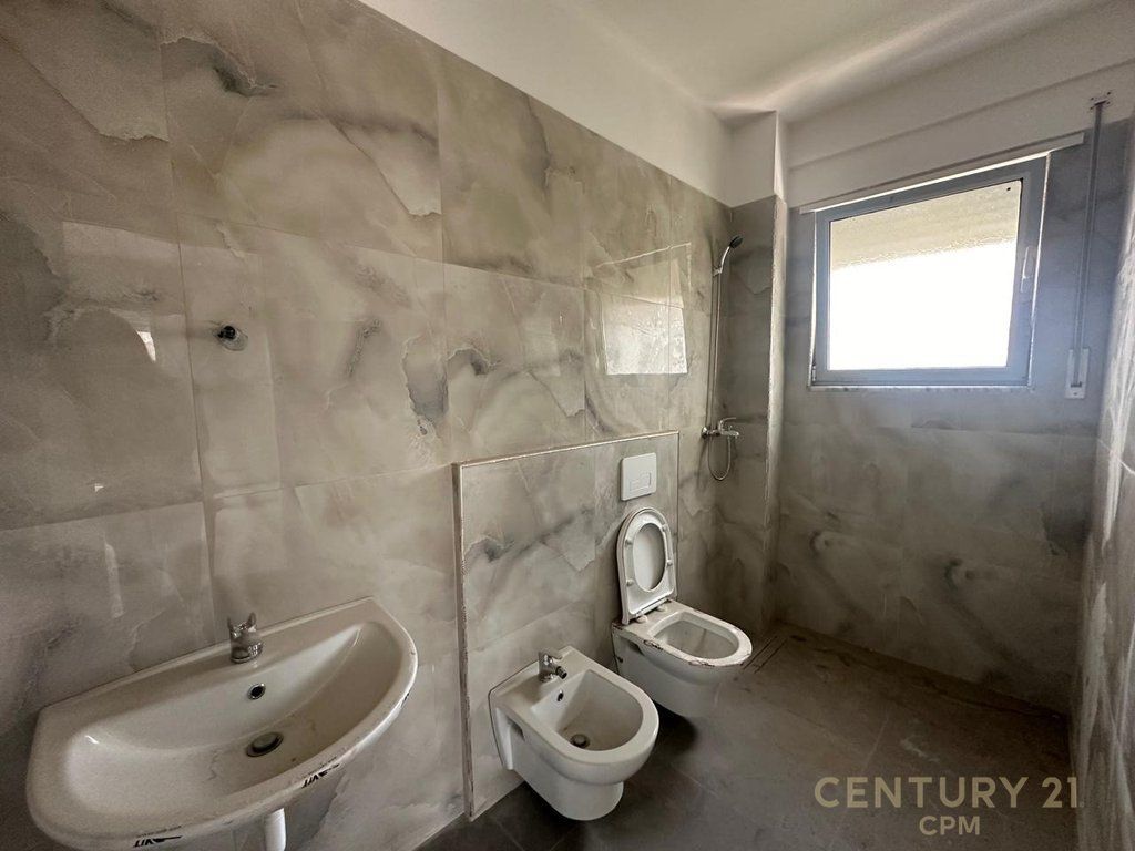 SHITET SUPER APARTAMENT 2+1+2 TEK XHAMLLIKU