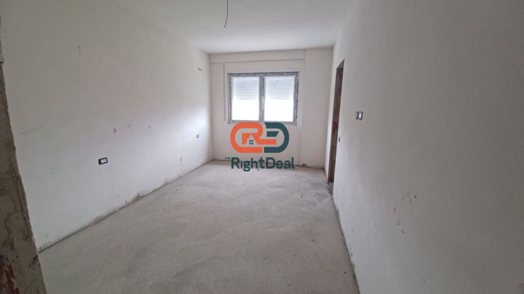 A Paskuqan presso Platinium 1, Appartamento 2+1+2 con Planimetria Regolare in Vendita!!!